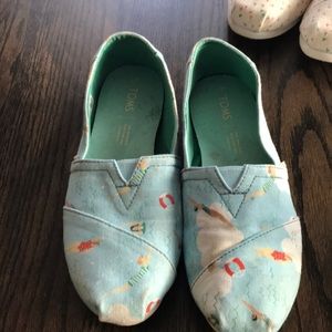 Toms size 7